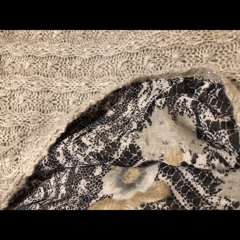 Multi Colored Loop Scarf - Picture 4 of 5